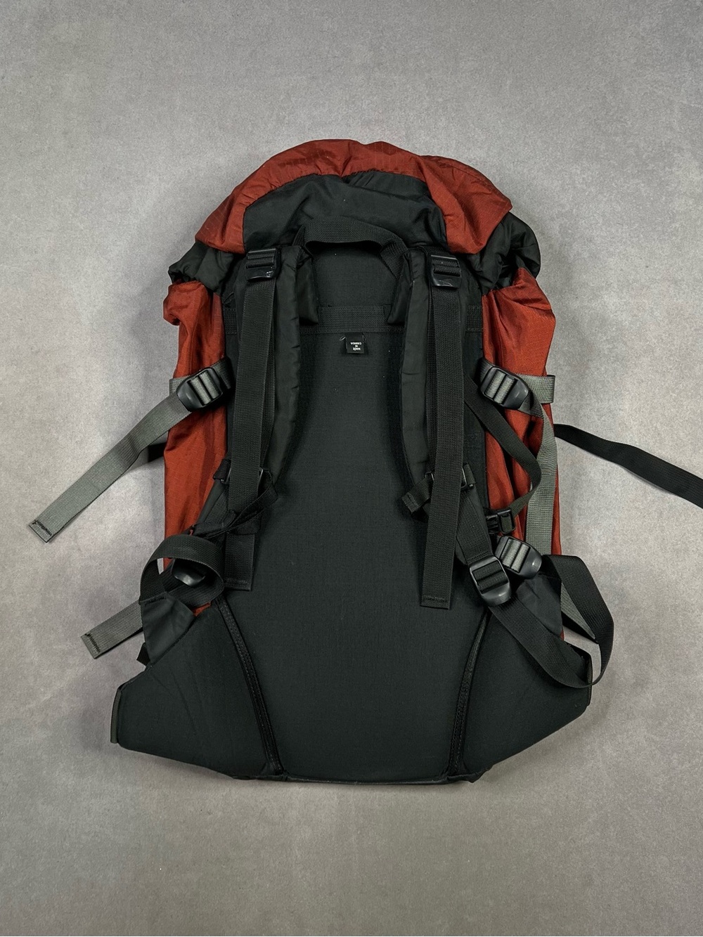 Arc'teryx Men's Black and Red Backpack - Bora 30 - Picture 3 of 4